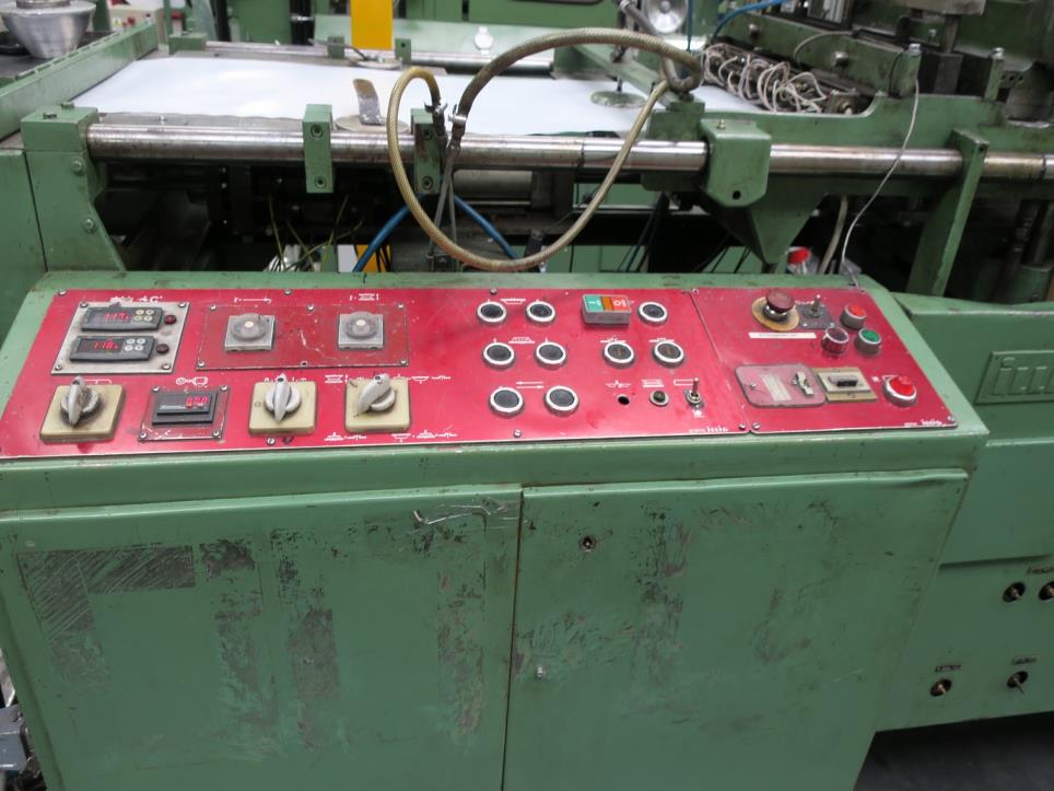 Injection molding machines and thermoforming machines -4